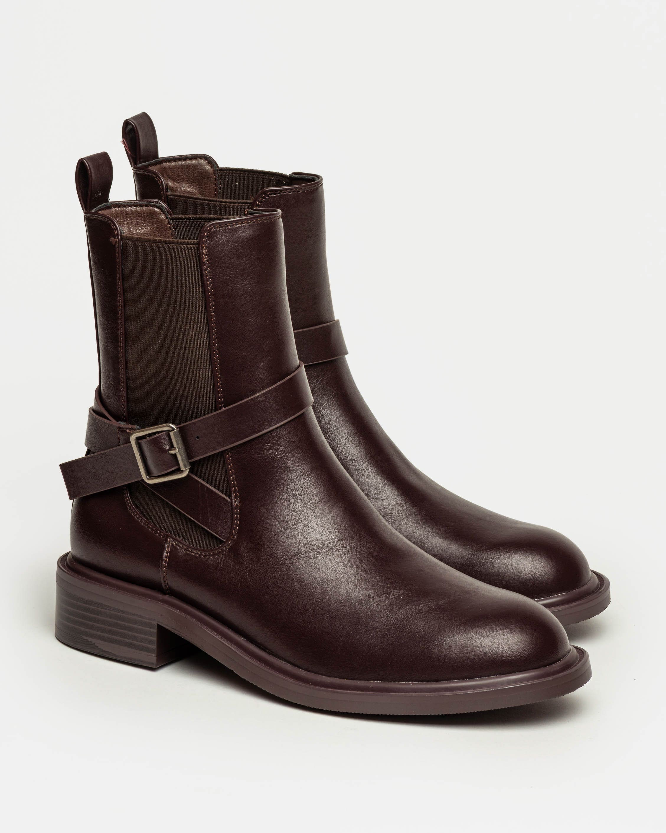 Bota caña media York en efecto cuero