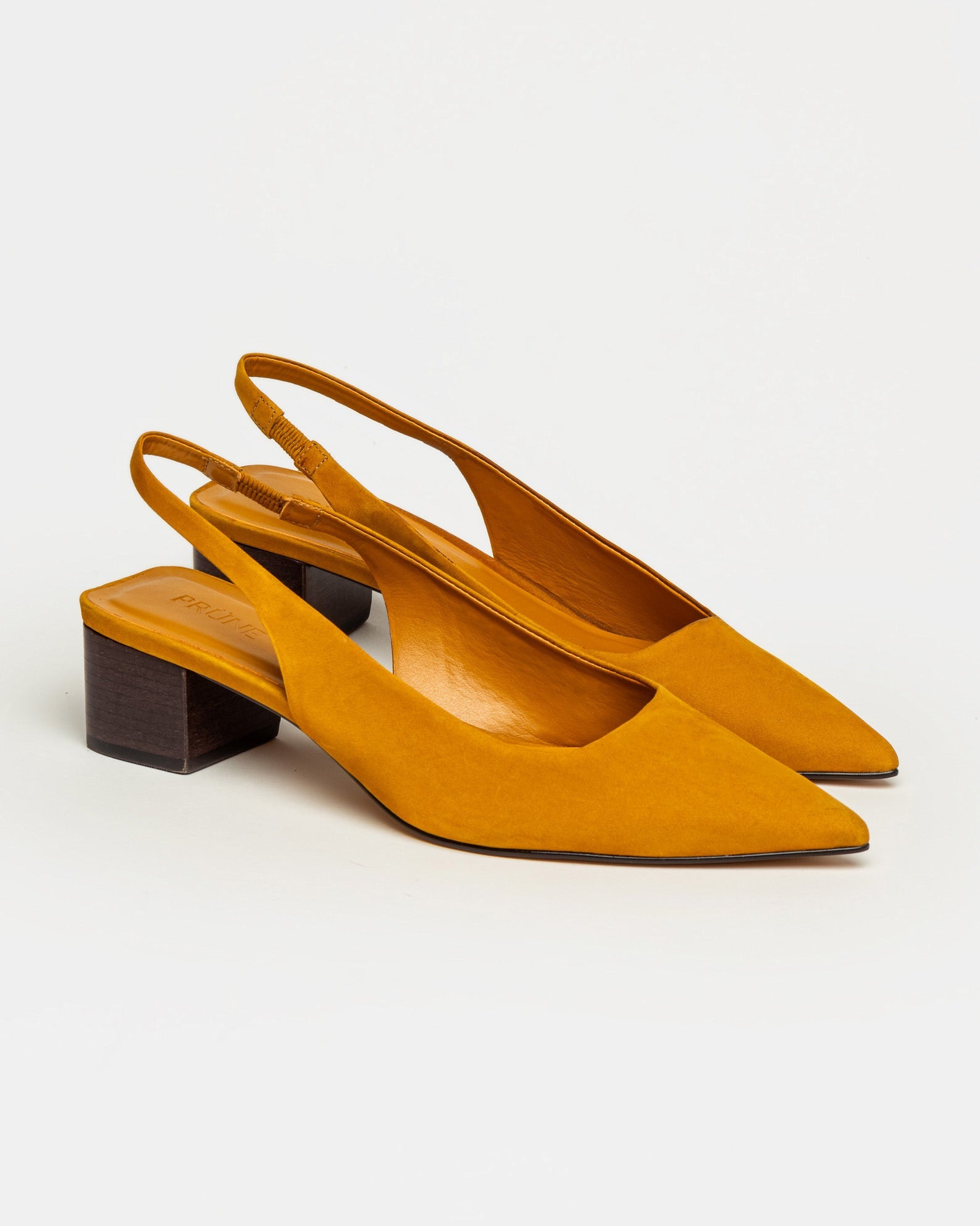 Stiletto Marga en cuero nobuk