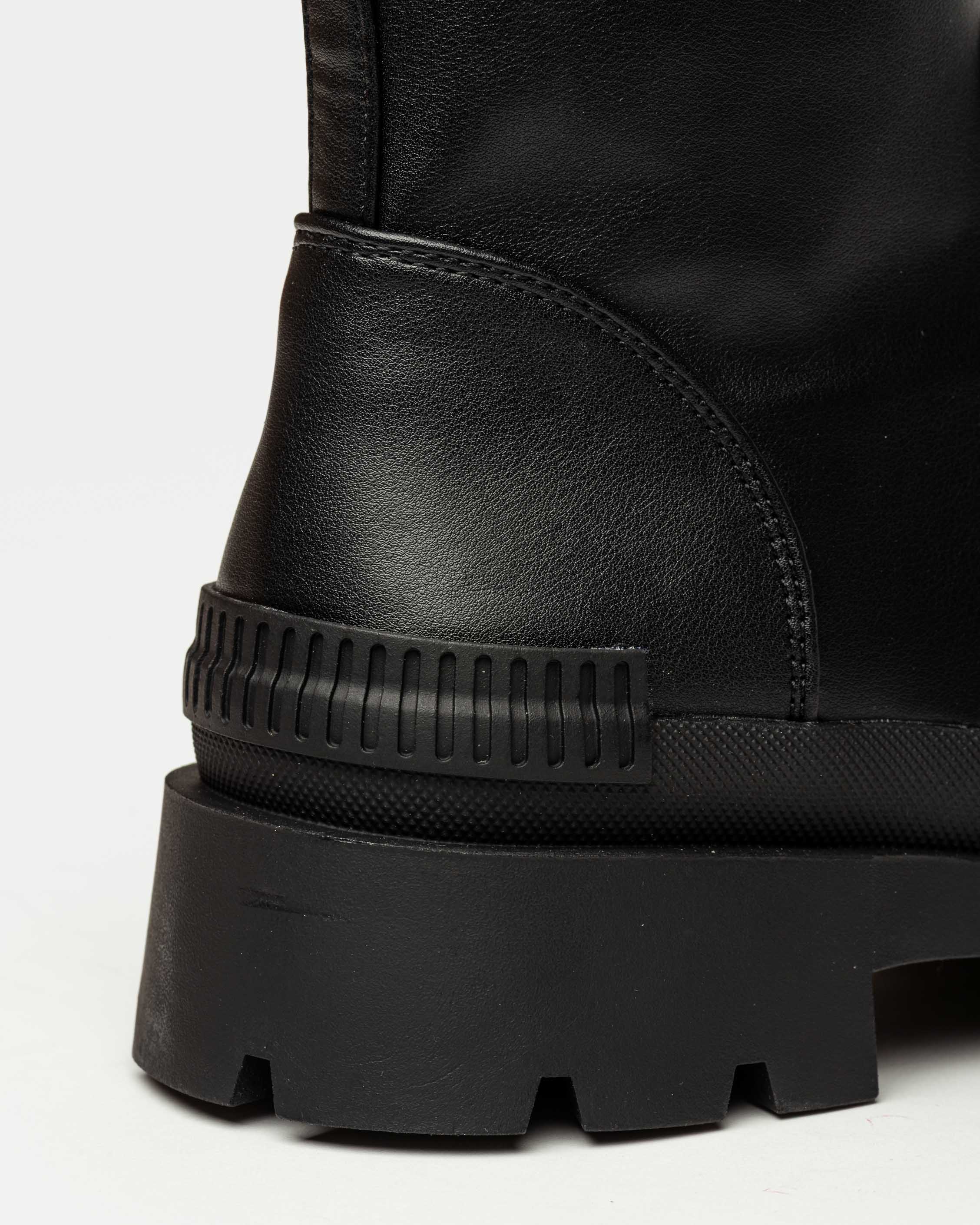 Bota caña media Kim en efecto cuero