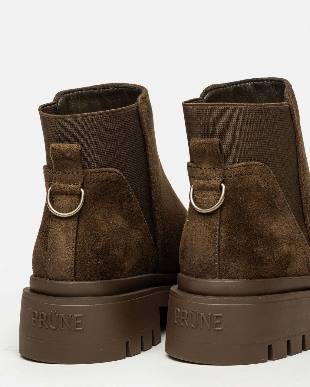 Bota caña baja Scott en efecto gamuza