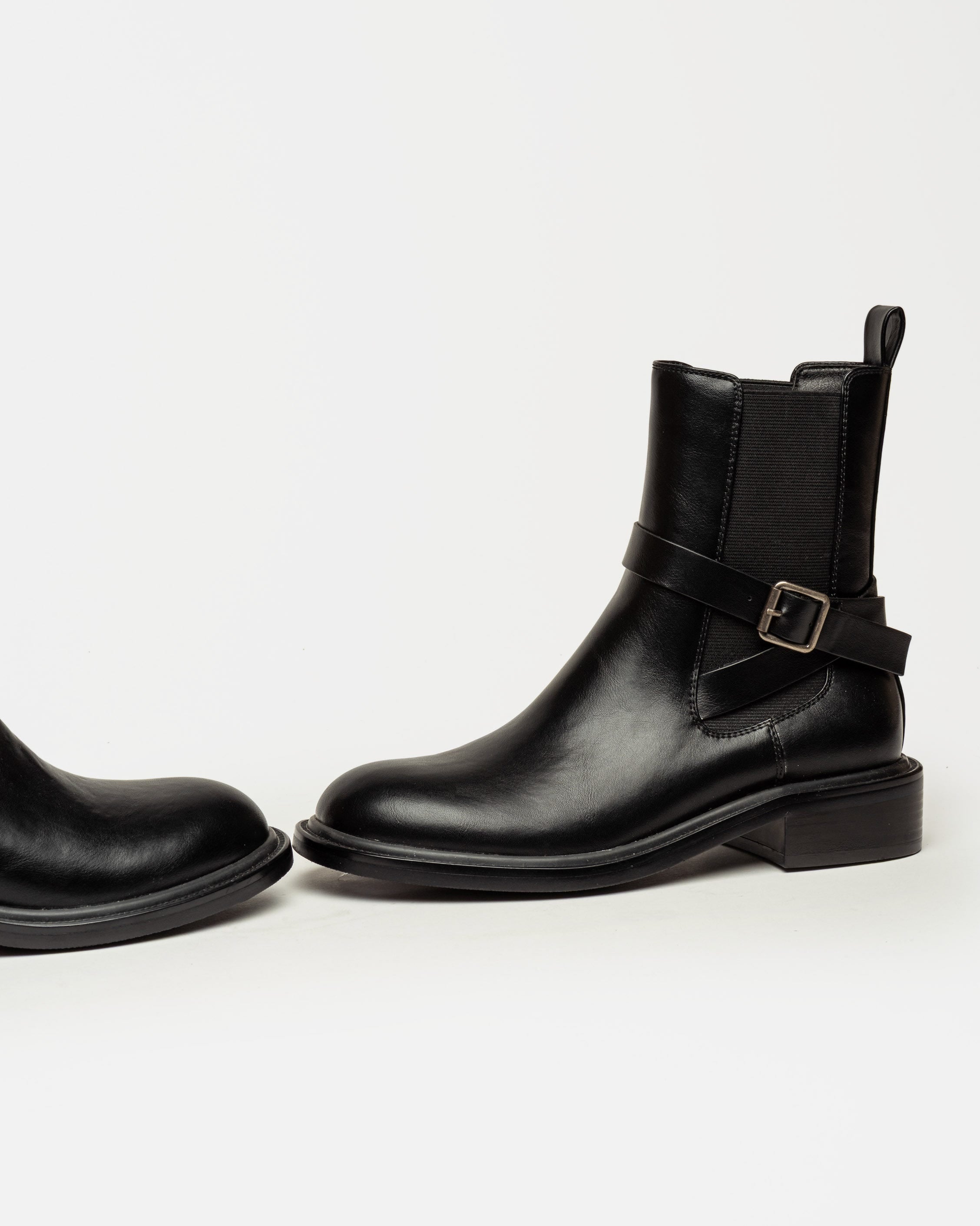 Bota caña media York en efecto cuero