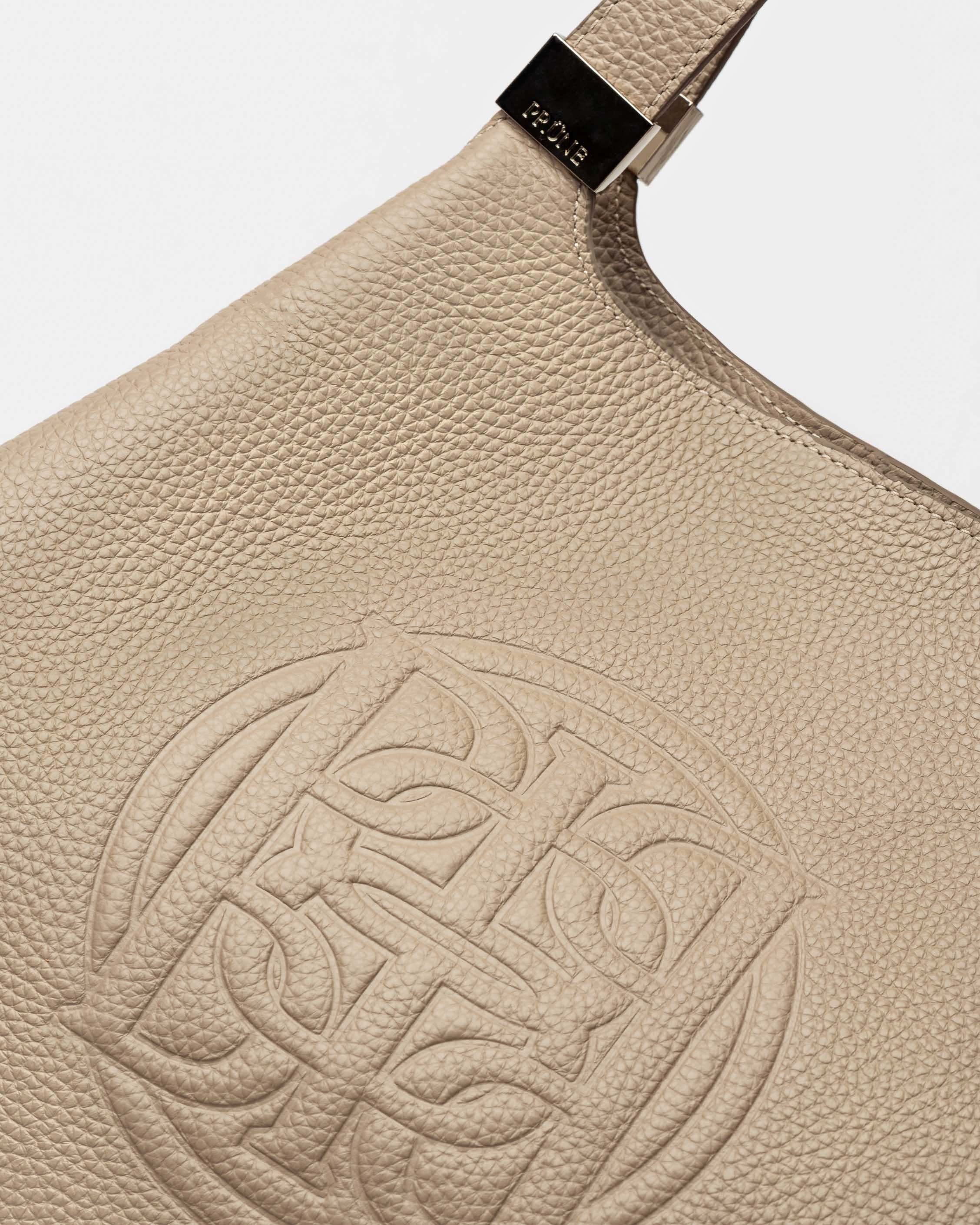 Bolso Eterial en cuero graneado