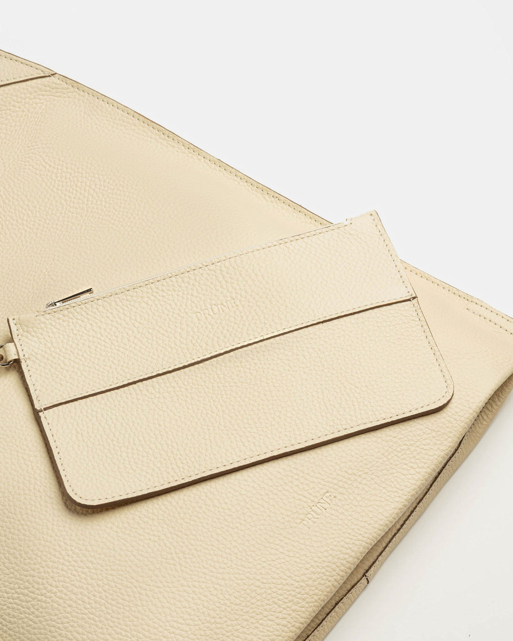 Cartera al hombro Minimal en Cuero Graneado