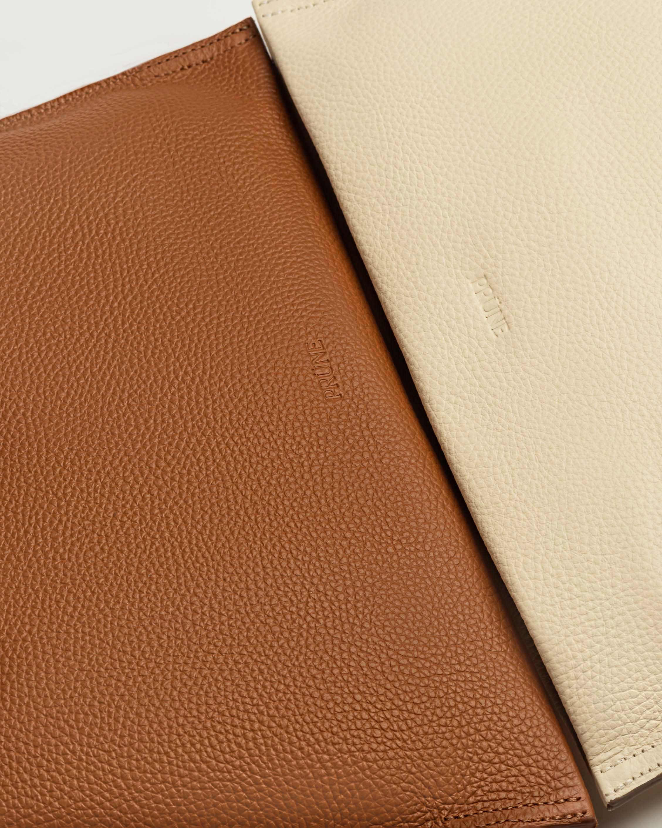 Cartera al hombro Minimal en Cuero Graneado